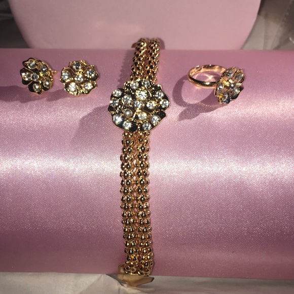 Gold set of jewelry ( Two sets selling separately) - Picture 3 of 3